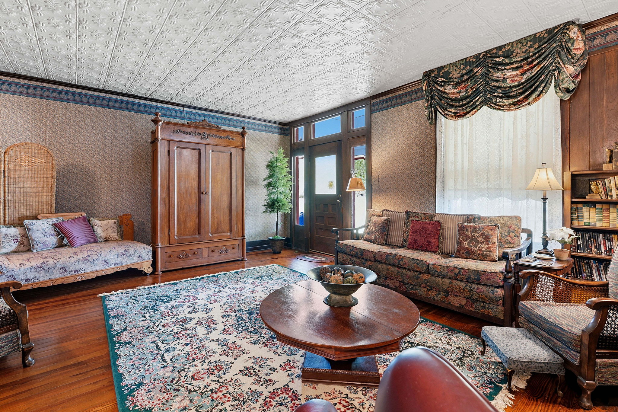 410 Cibilo Street Lockhart, TX 78644 - Photo 15 of 36 a living room with furniture and a rug