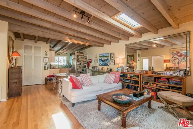 $5,995 | 1342 Miller Drive, West Hollywood, CA 90069