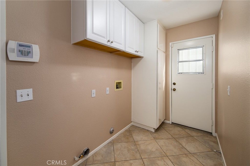 31255 Slate Street Mentone, CA 92359 - Photo 15 of 28 Indoor laundry