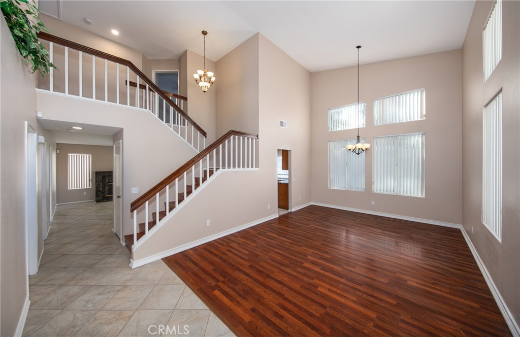 31255 Slate Street Mentone, CA 92359 - Photo 5 of 28 Combo dining and living area