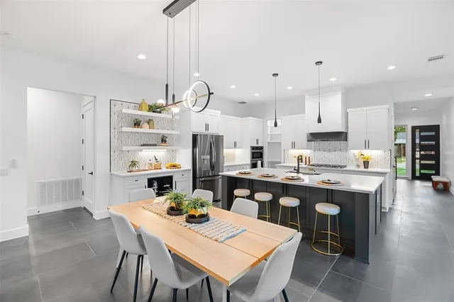 $4,800 | 6304 Middleham Place, Austin, TX 78745