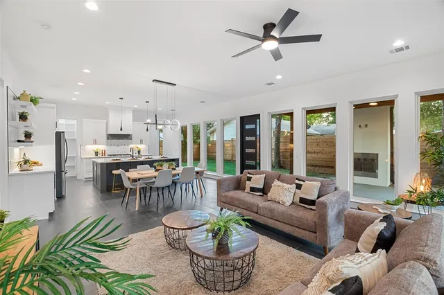 $4,800 | 6304 Middleham Place, Austin, TX 78745