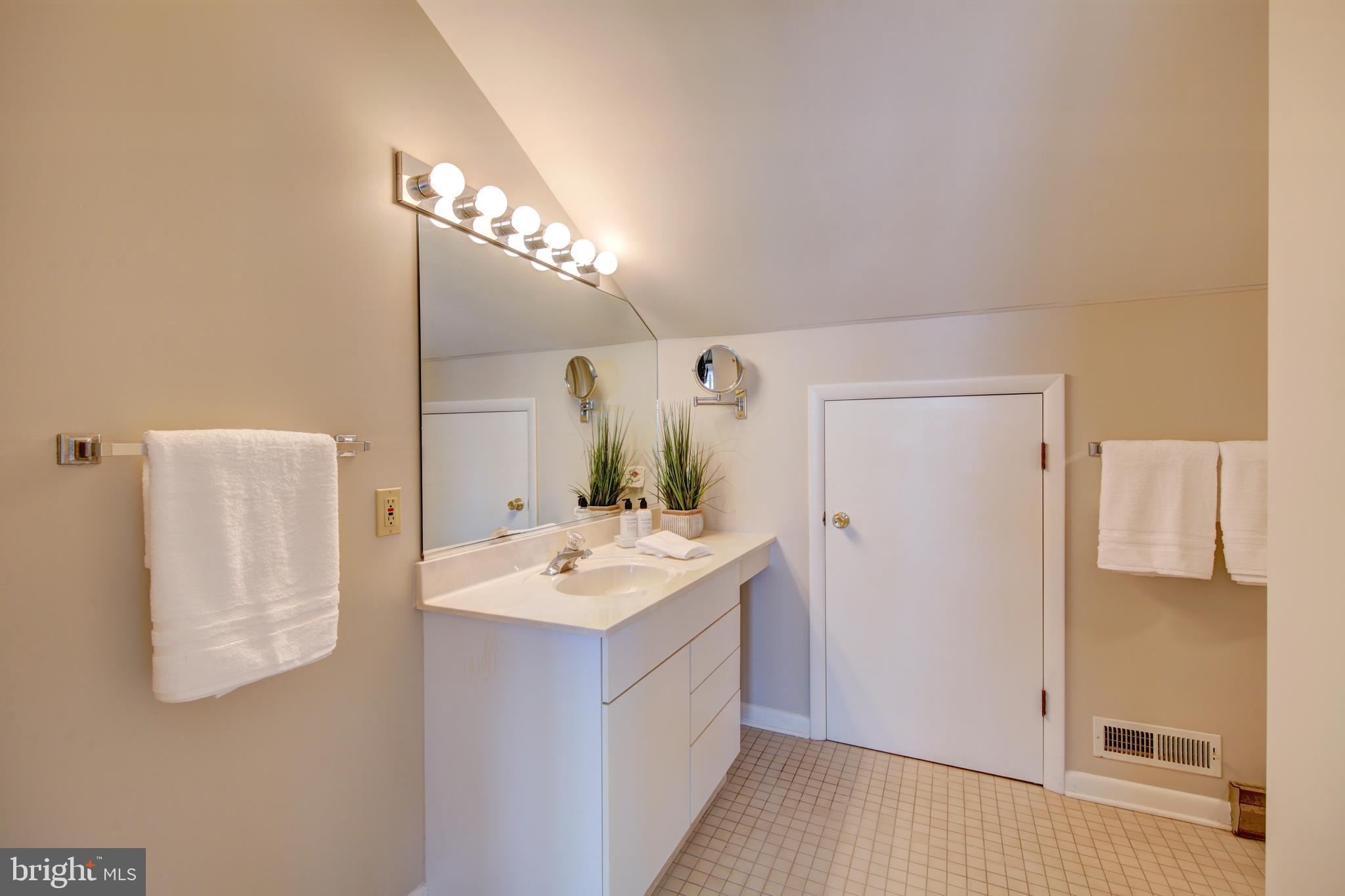 29135 Ocean Road, Unit 7 Bethany Beach, DE 19930 - Photo 26 of 41