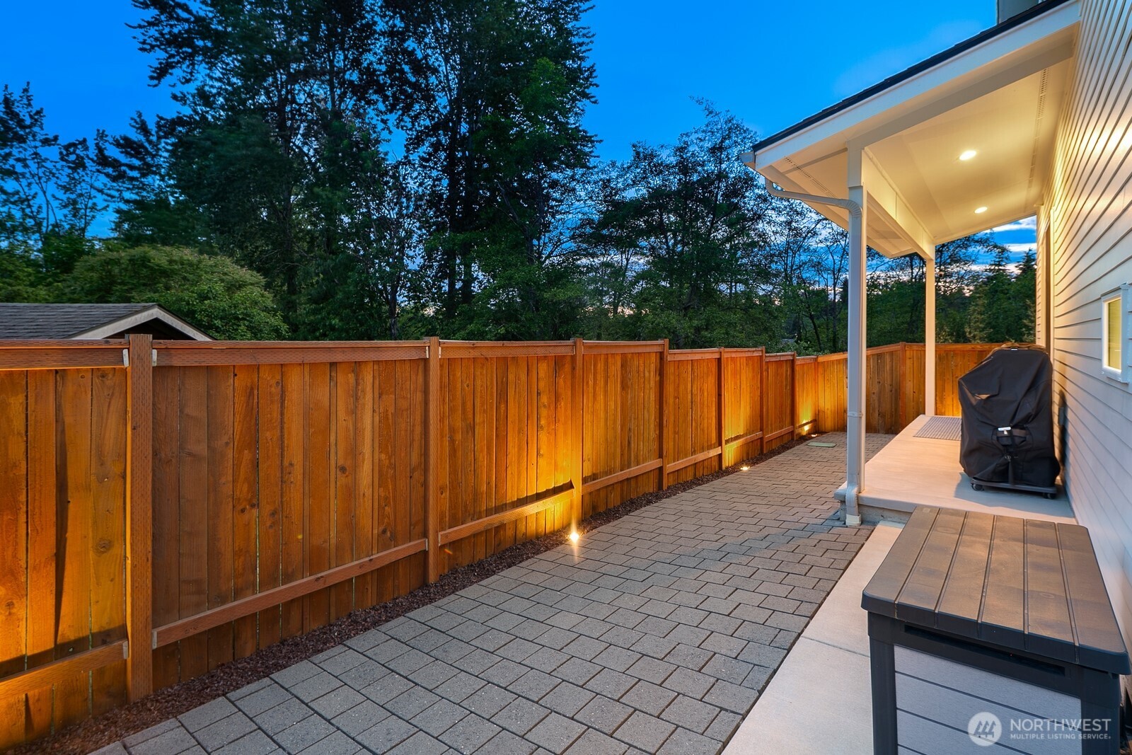 2627 Southwest 100th Street Seattle, WA 98146 - Photo 26 of 27