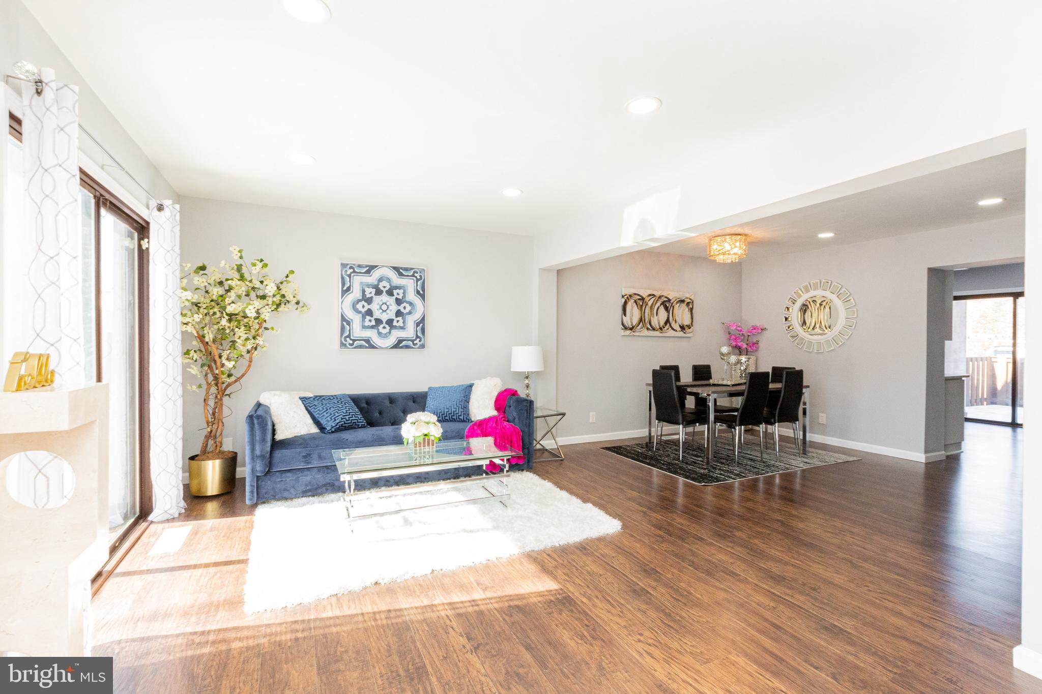 1654 Valencia Way Reston, VA 20190 - Photo 14 of 43 Family room