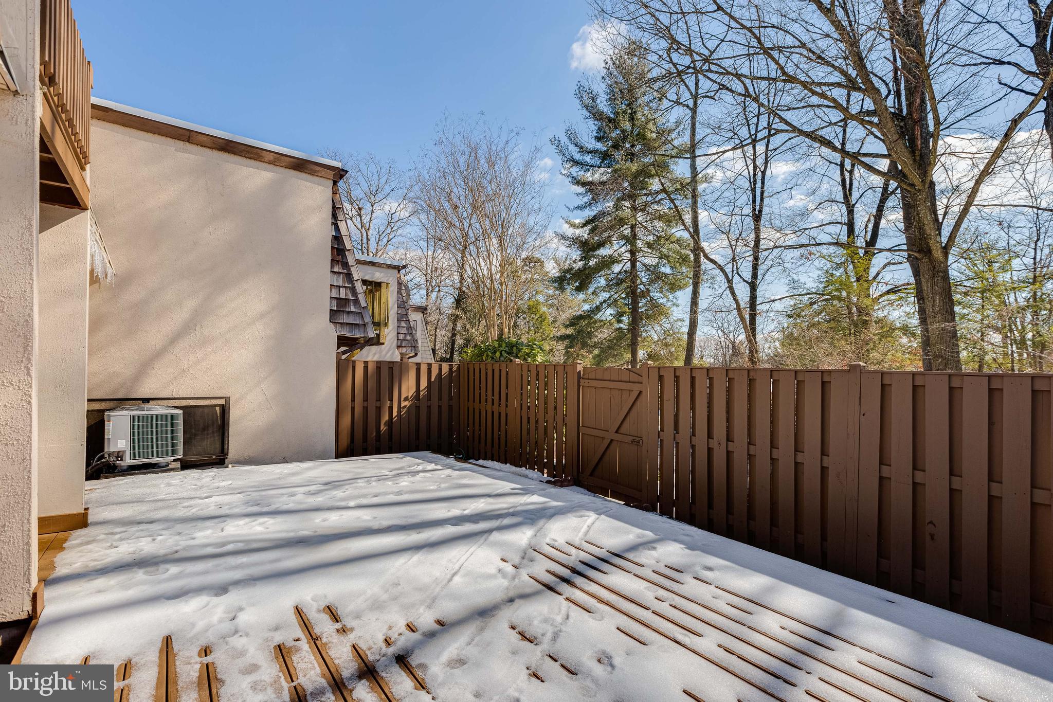 1654 Valencia Way Reston, VA 20190 - Photo 16 of 43 Rear Deck