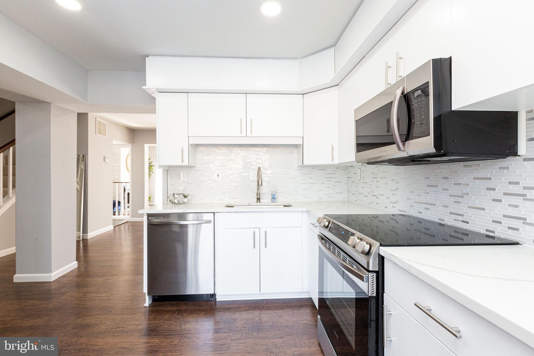 1654 Valencia Way Reston, VA 20190 - Photo 3 of 43 Kitchen
