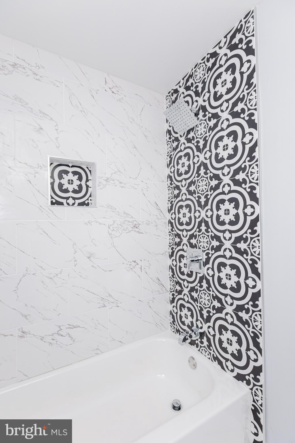 1654 Valencia Way Reston, VA 20190 - Photo 27 of 43 Hallway bath