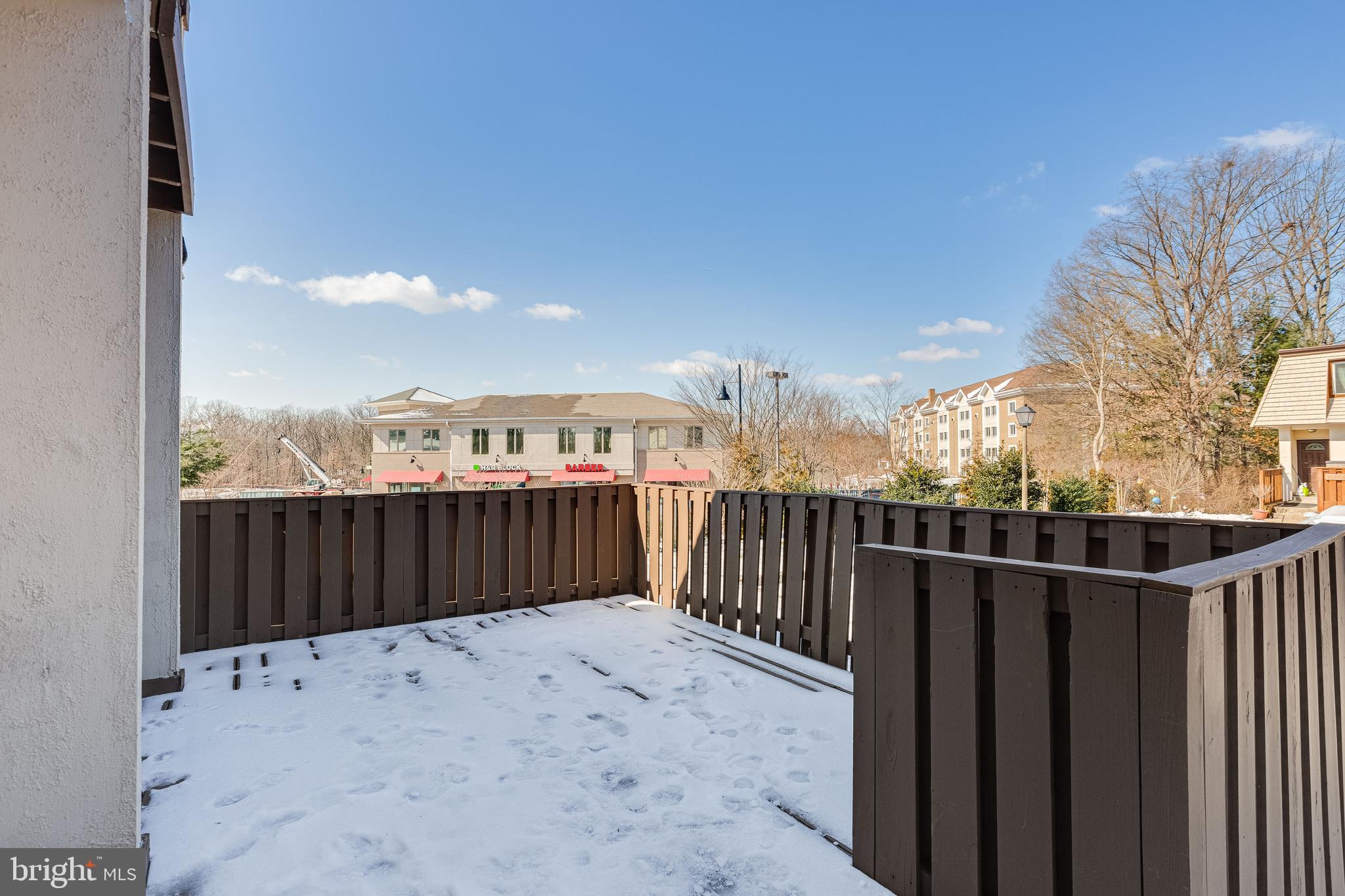 1654 Valencia Way Reston, VA 20190 - Photo 6 of 43 Front deck/ porch