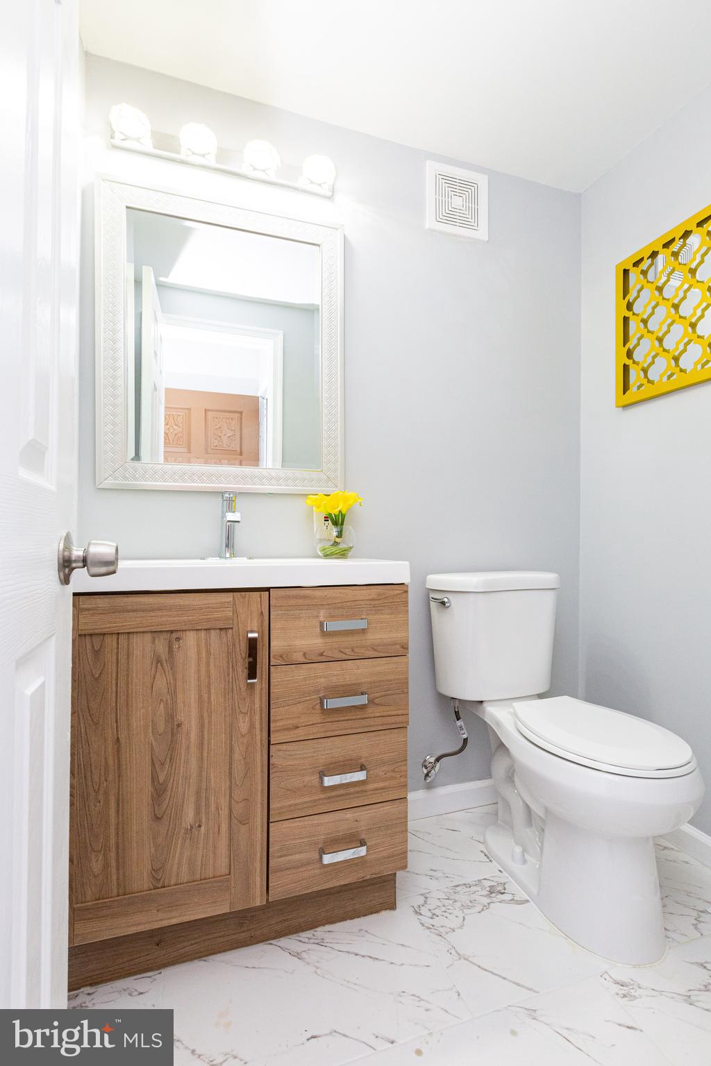 1654 Valencia Way Reston, VA 20190 - Photo 7 of 43 Main level half bath