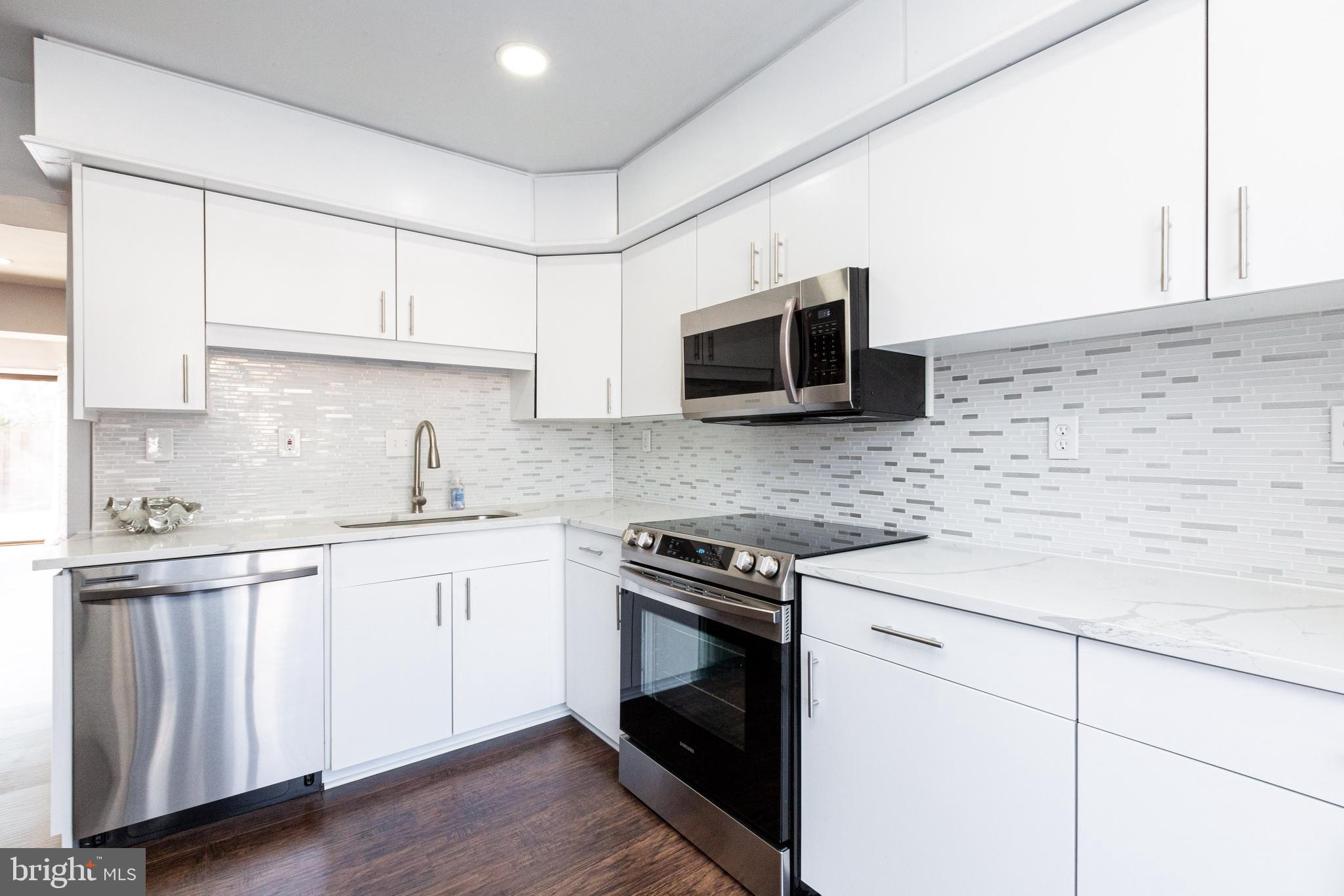 1654 Valencia Way Reston, VA 20190 - Photo 10 of 43 Kitchen