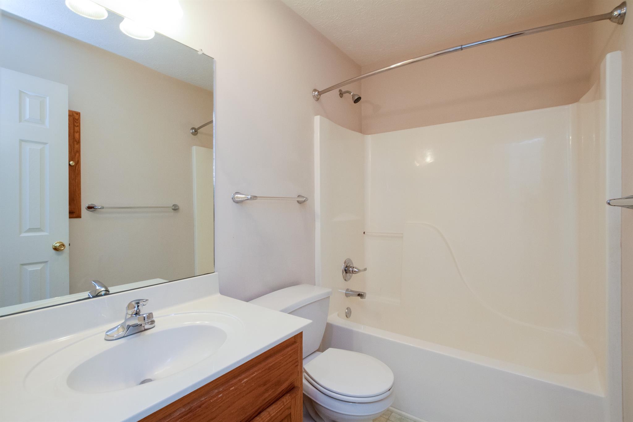 112 Fieldstone Lane Springfield, TN 37172 - Photo 22 of 24 a bathroom with a sink a toilet and shower