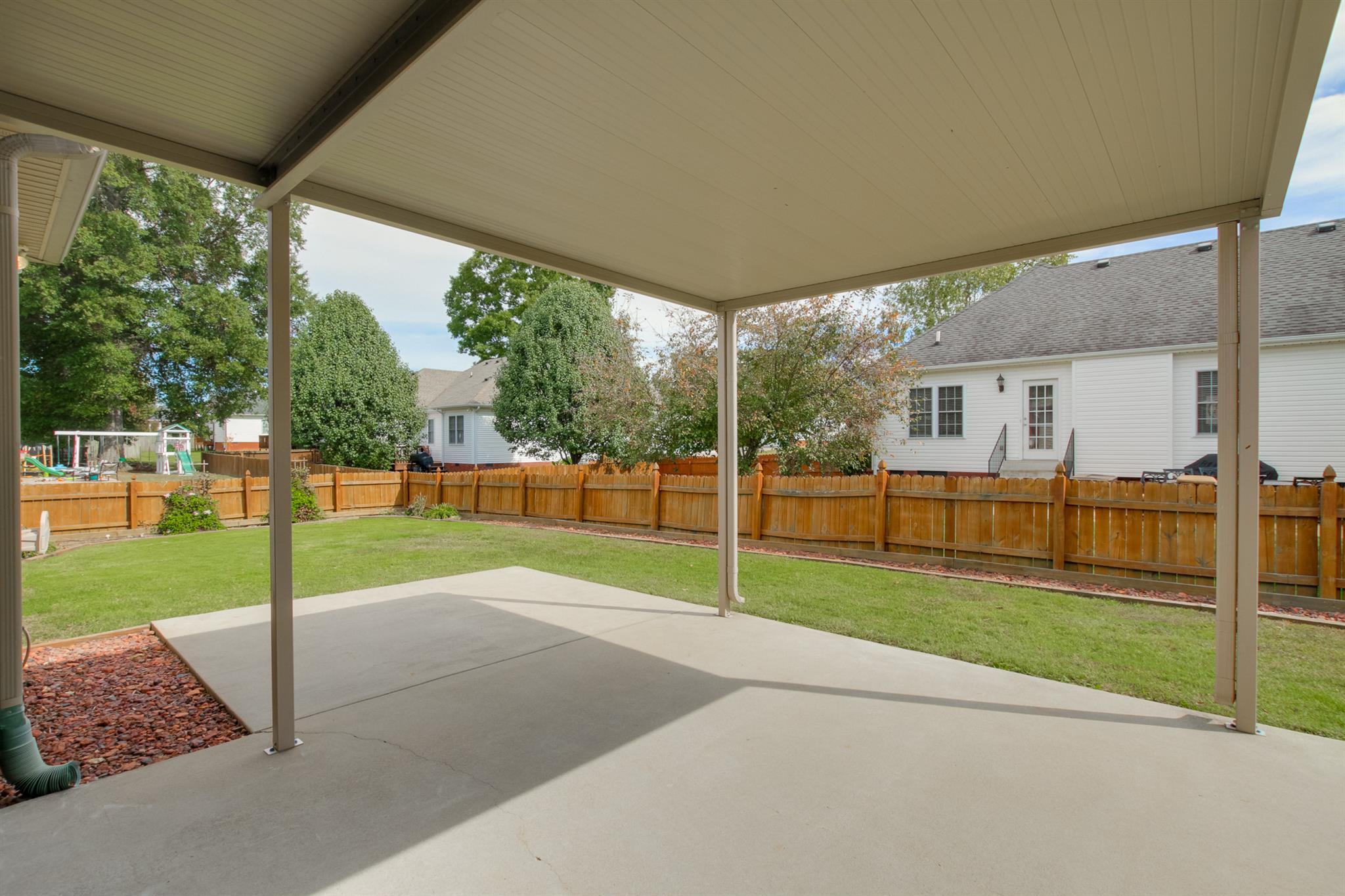 112 Fieldstone Lane Springfield, TN 37172 - Photo 5 of 24 a view of outdoor space yard and porch