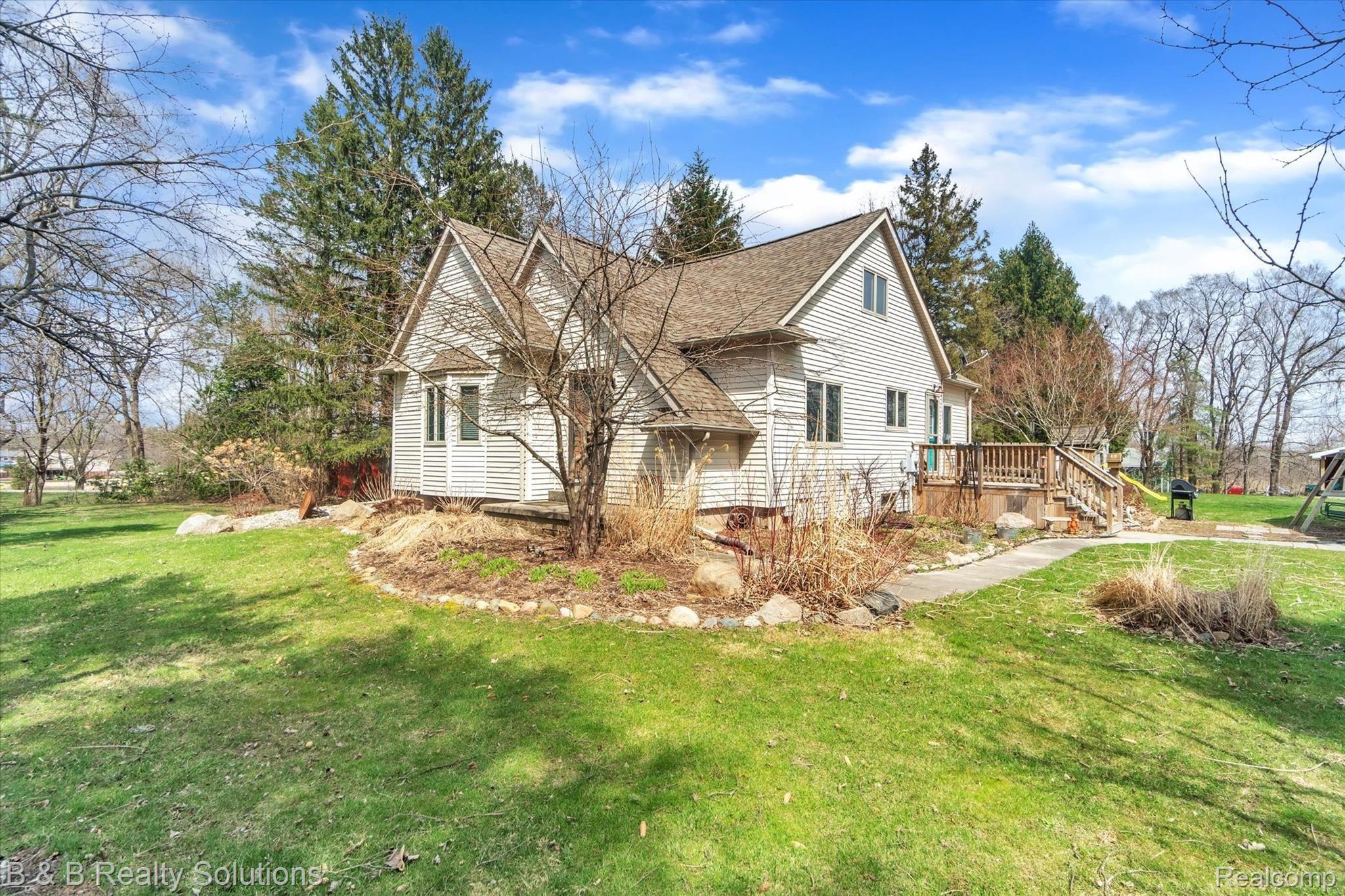 5034 North Gale Road Davison, MI 48423 - Photo 2 of 41 04-5034-N-Gale-Rd-WindowStill-Real-Estate-Photography-4.jpg