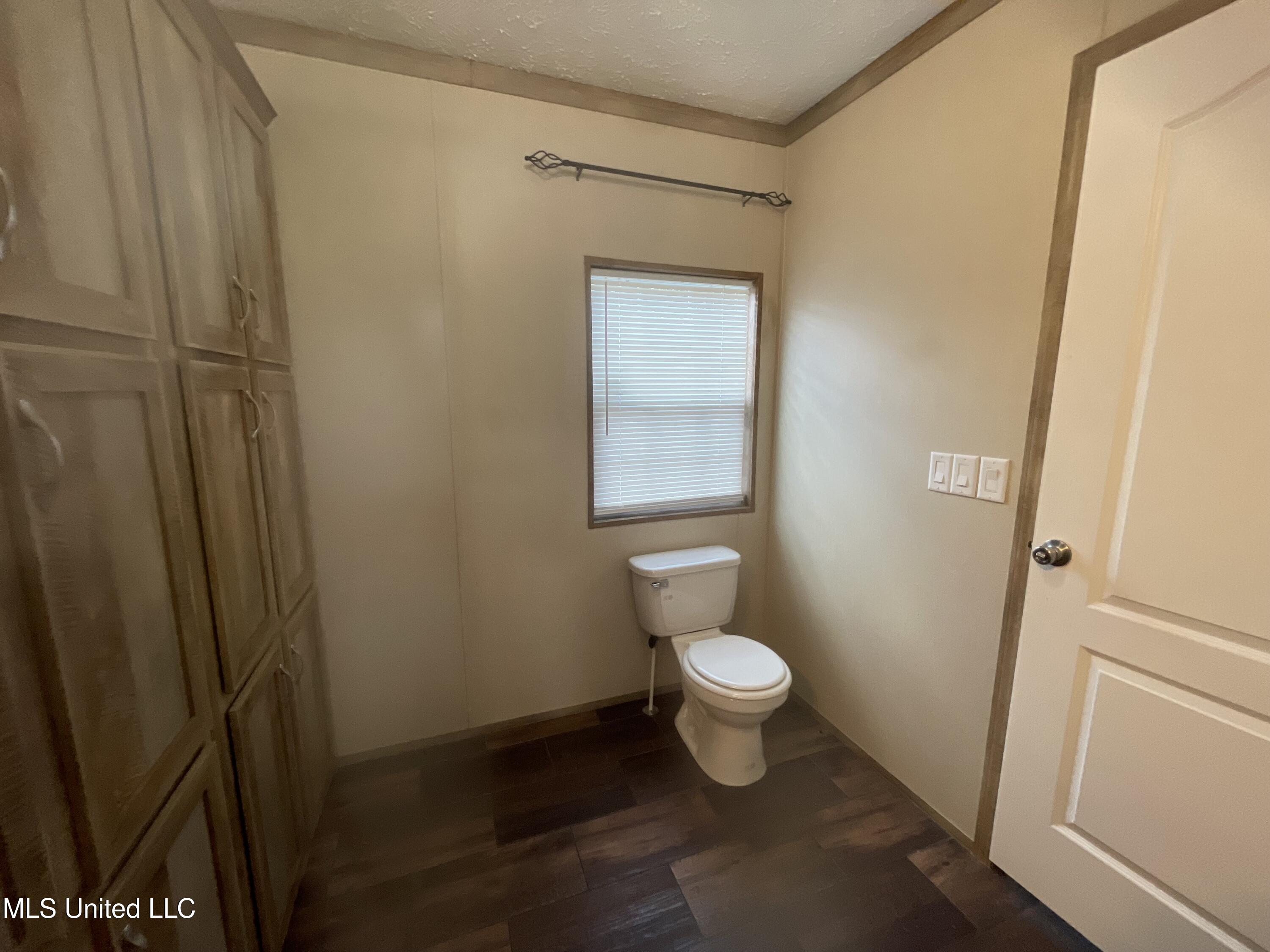 439 Felps Lane Southwest Brookhaven, MS 39601 - Photo 14 of 22 primary toilet