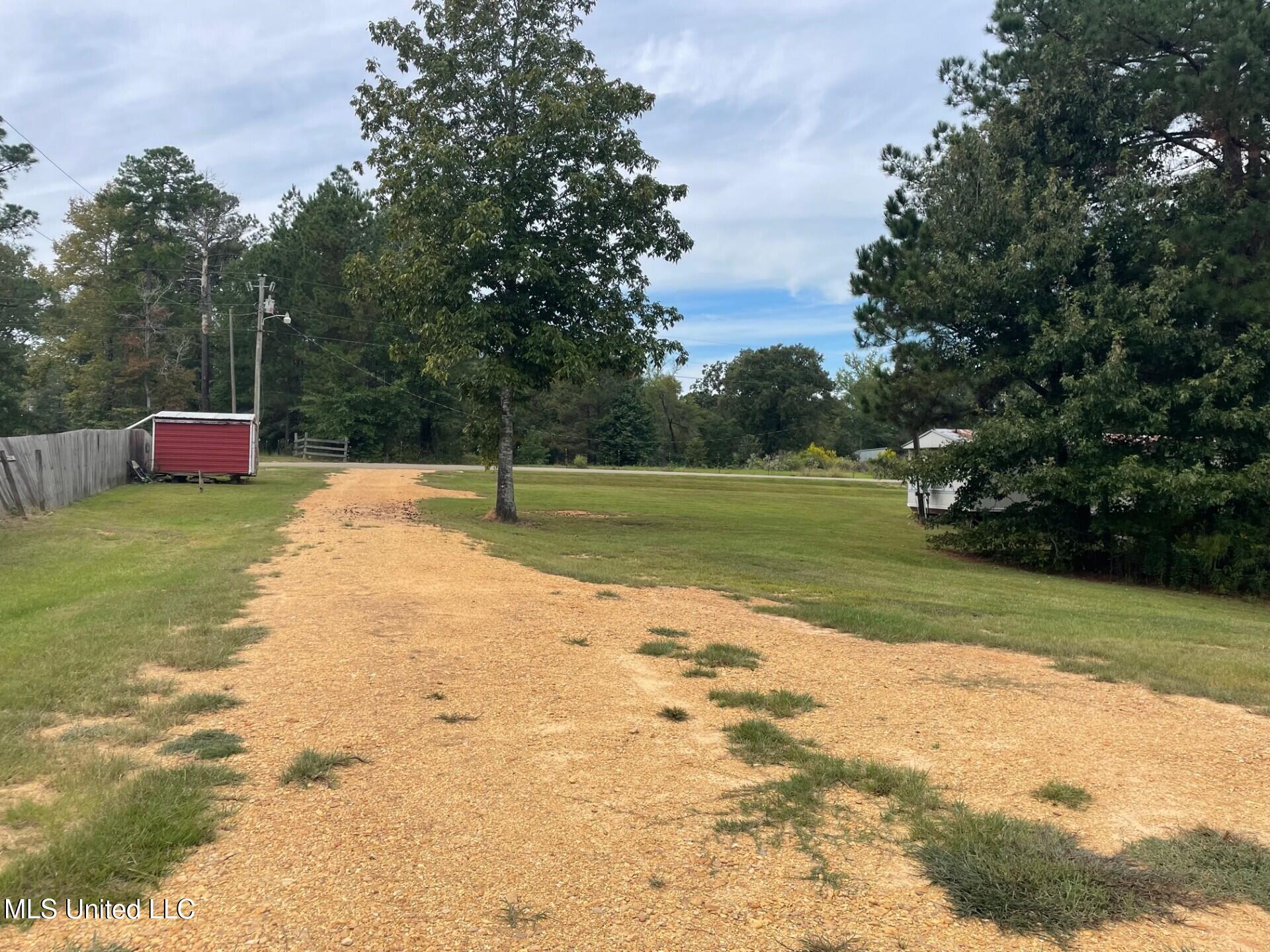 439 Felps Lane Southwest Brookhaven, MS 39601 - Photo 20 of 22 driveway