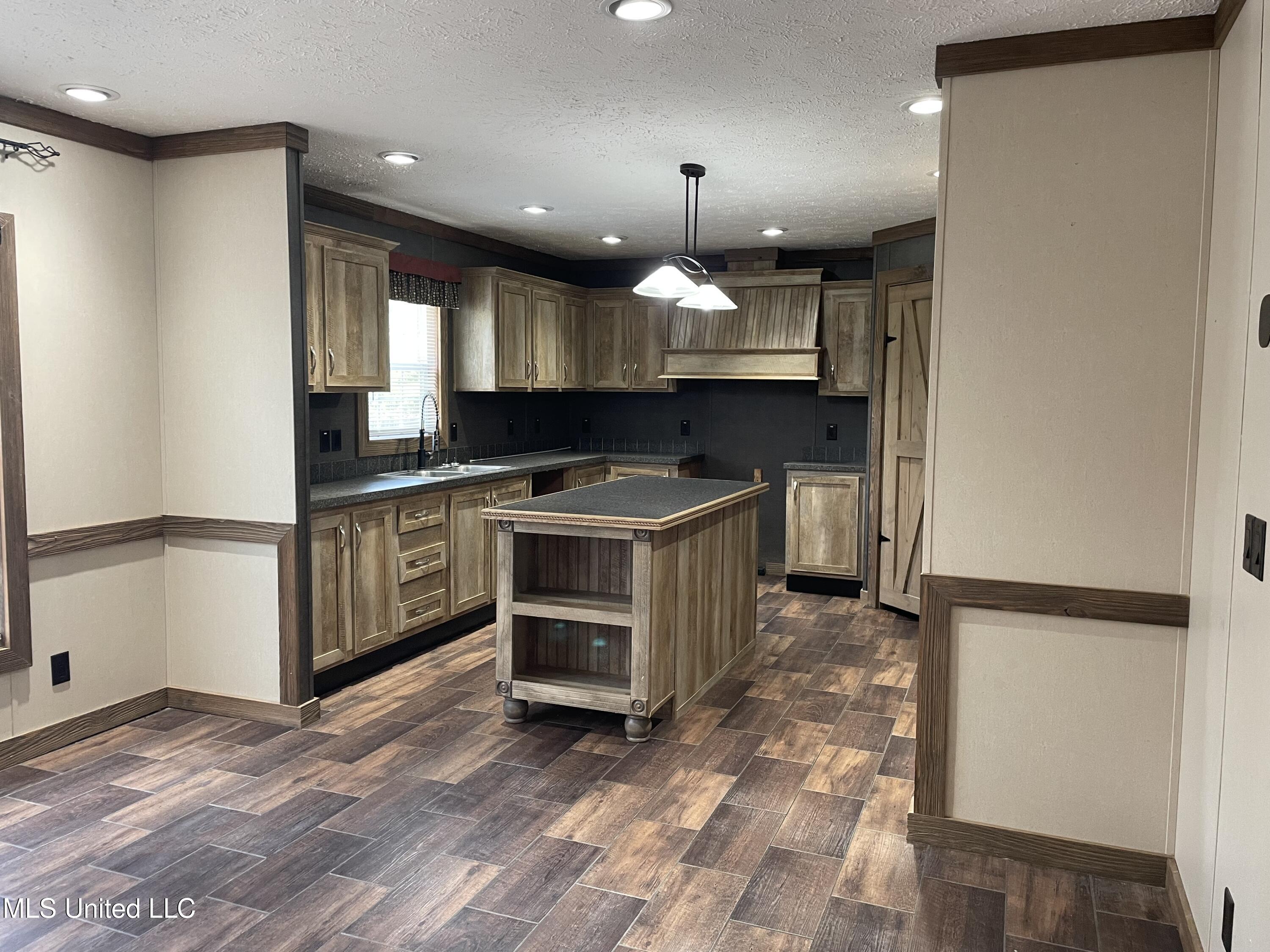 439 Felps Lane Southwest Brookhaven, MS 39601 - Photo 6 of 22 kitchen island view