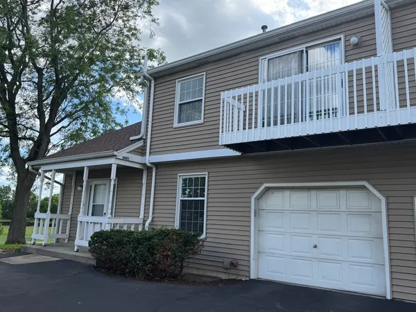 $2,300 | 11411 Douglas Avenue, Unit C, Huntley, IL 60142