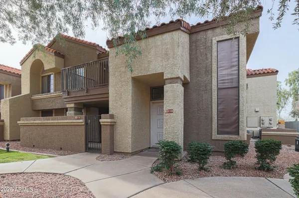 $1,660 | 1905 East University Drive, Unit 215, Tempe, AZ 85288