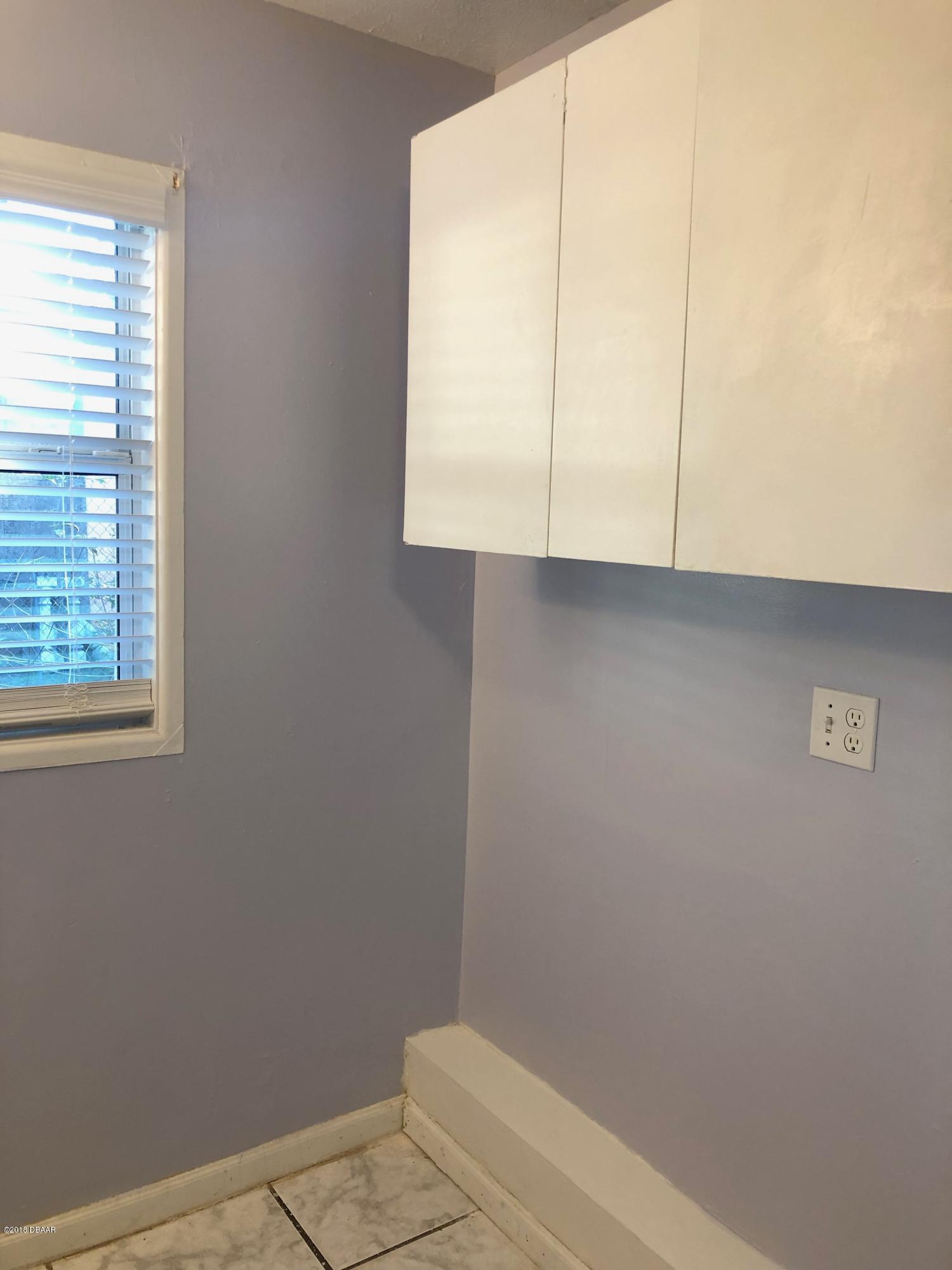 1417 Constantine Street Orlando, FL 32825 - Photo 8 of 14 a view of bathroom