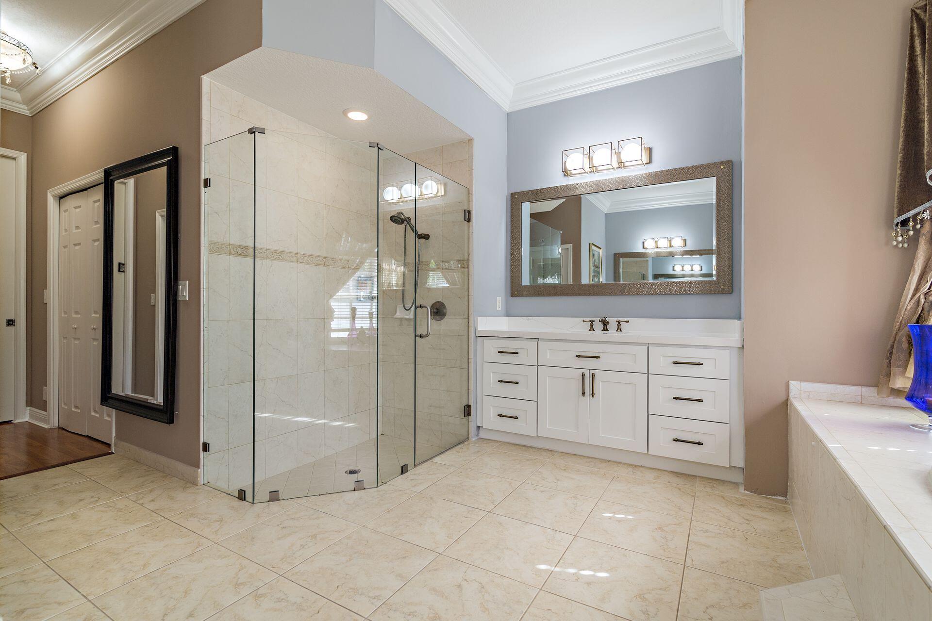 6813 Wilson Road West Palm Beach, FL 33413 - Photo 16 of 26 a view of a hallway with front door