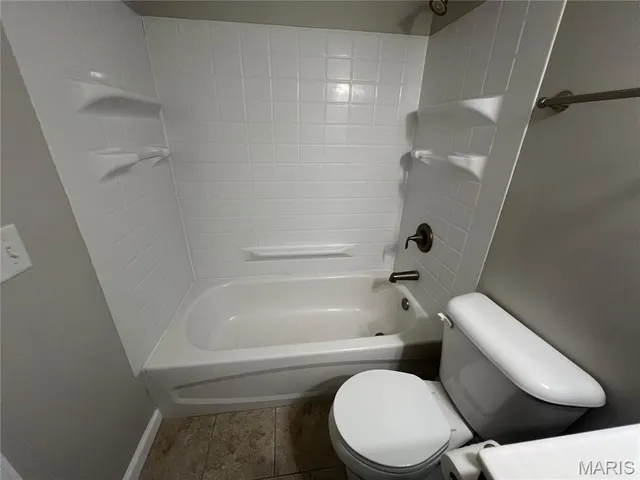 $1,495 | 1107 Mariedale Court, Unit A, Kirkwood, MO 63122