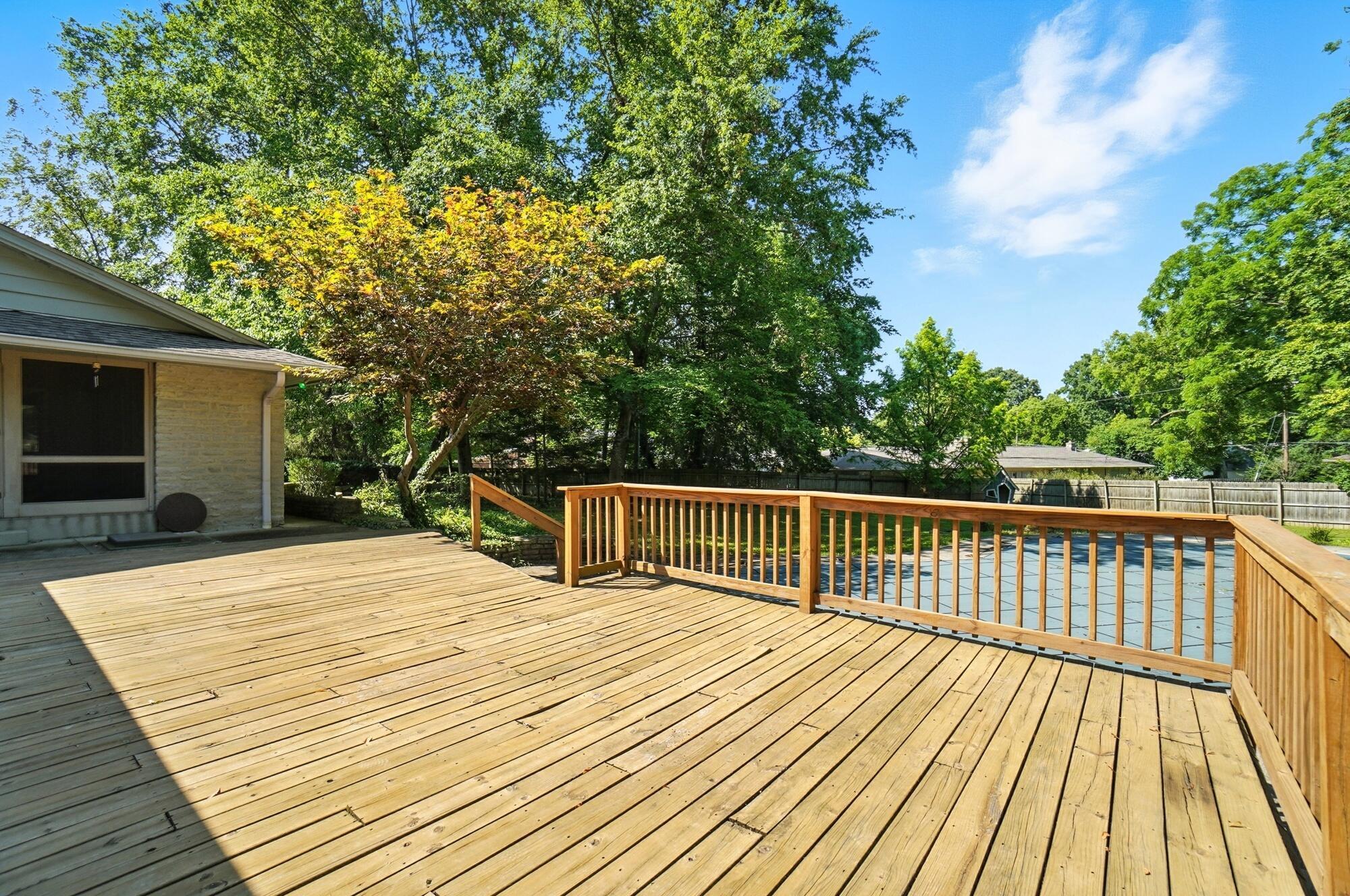 3885 Woodbridge Road Columbus, OH 43220 - Photo 131 of 158 126