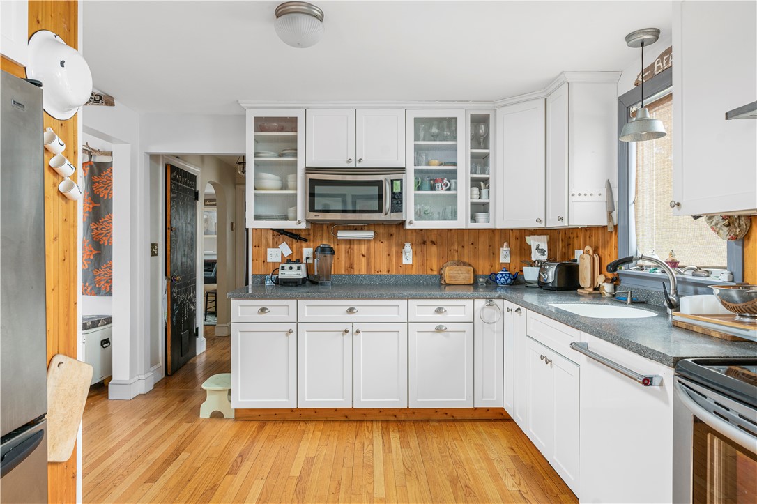 470 Ives Road Warwick, RI 02818 - Photo 3 of 24