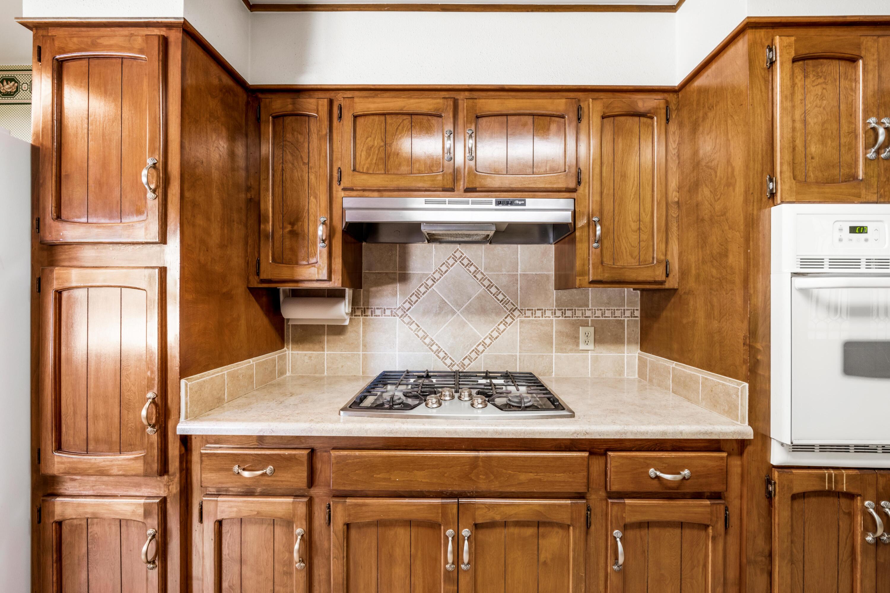 5561 East Bonnyview Road Redding, CA 96001 - Photo 7 of 22 IMG-10