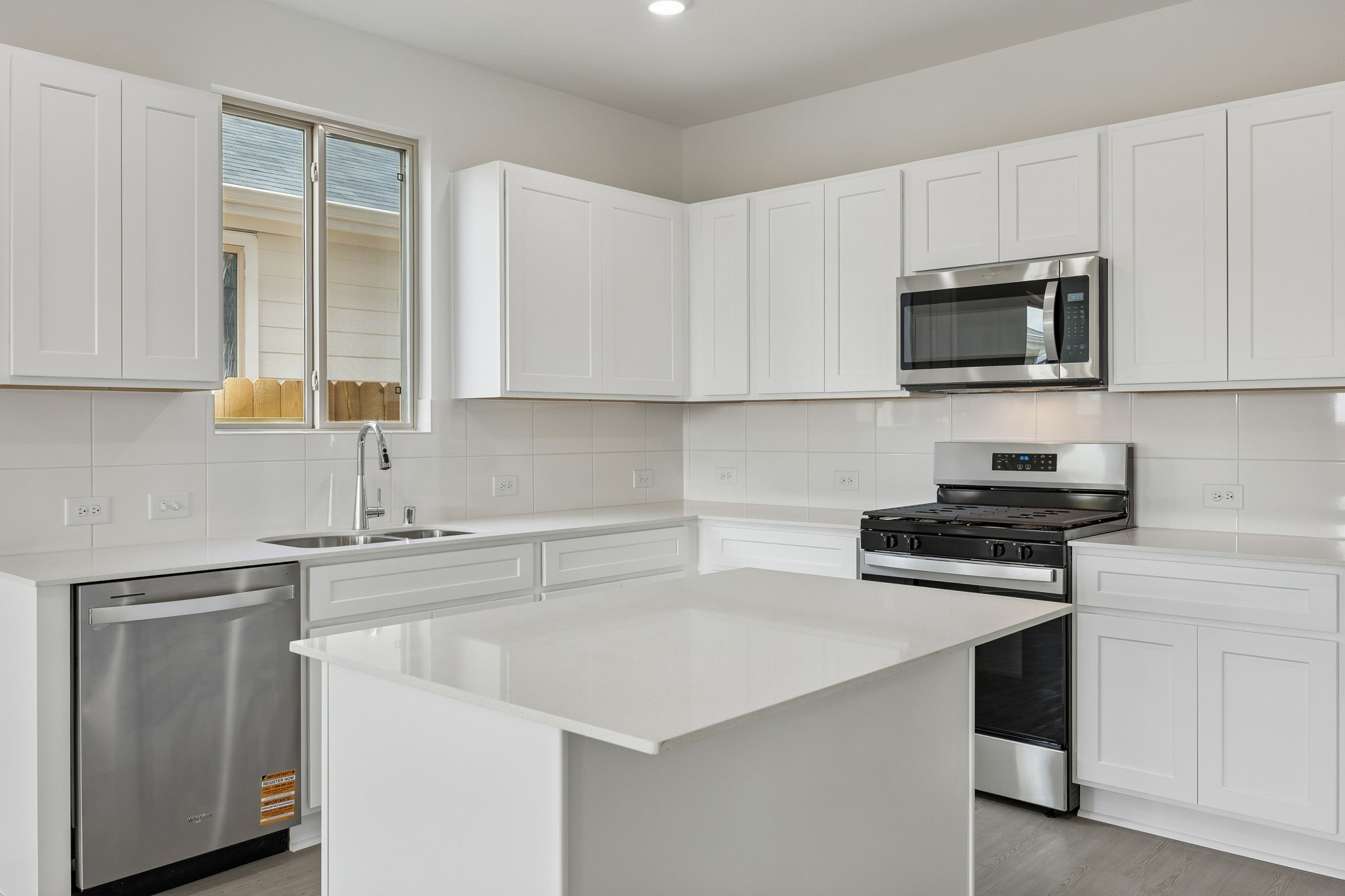 406 Point Nemo Street Crosby, TX 77532 - Photo 6 of 43