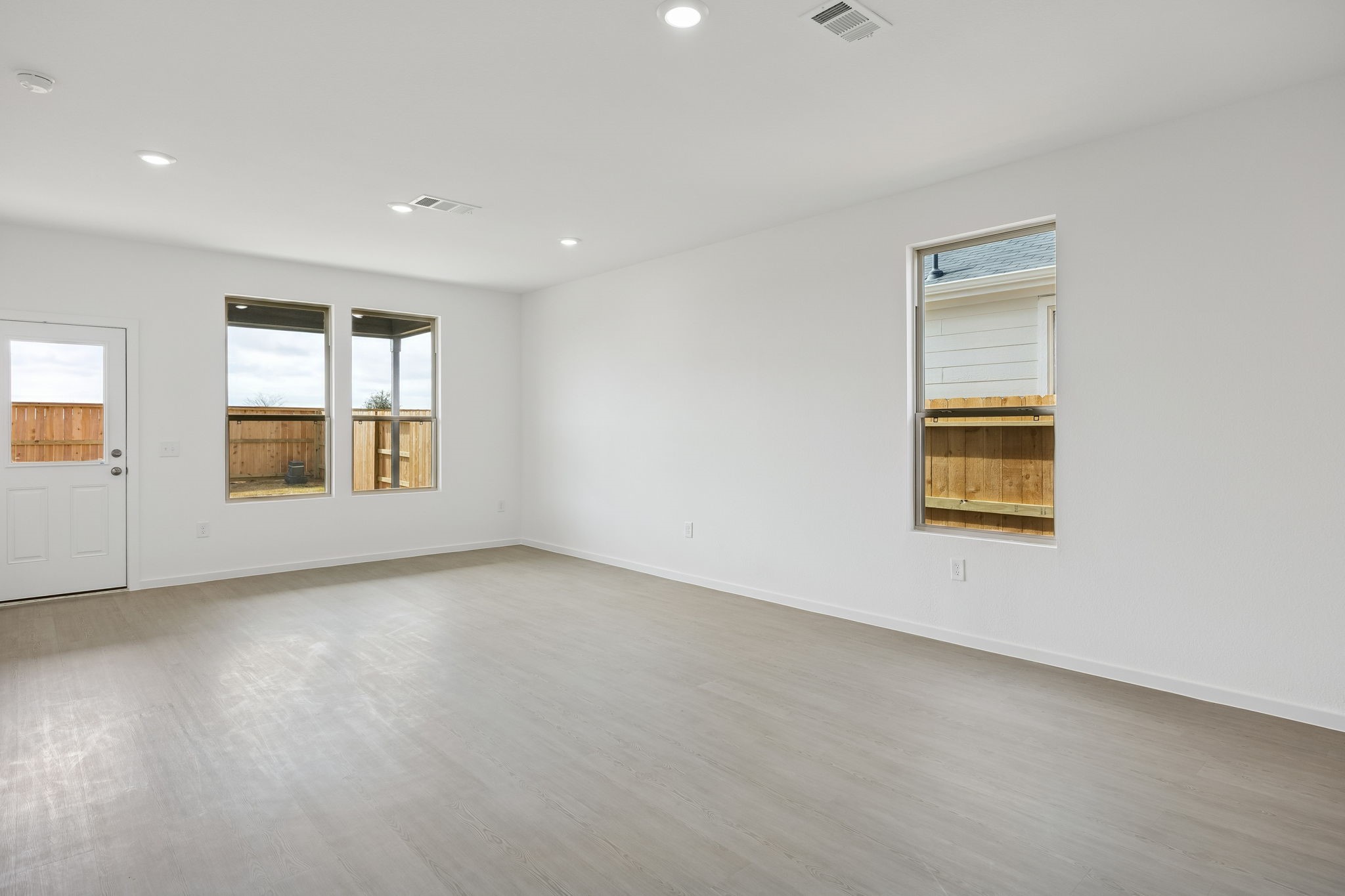 406 Point Nemo Street Crosby, TX 77532 - Photo 7 of 43