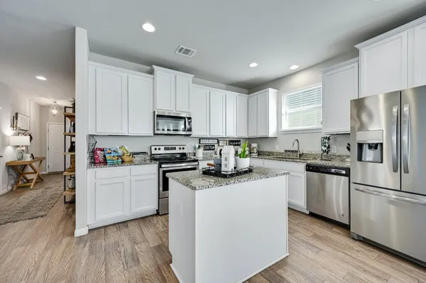 $1,975 | 316 La Escalera Drive, Leander, TX 78641