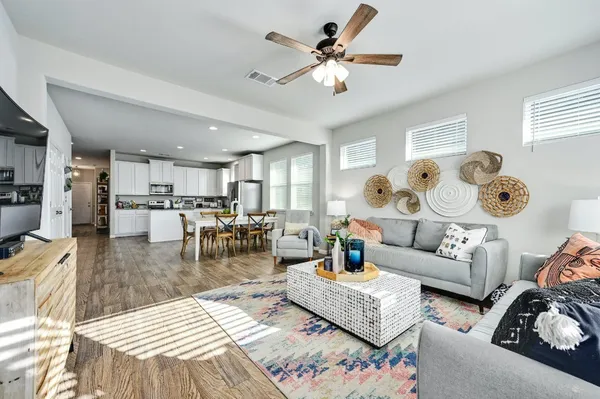 $1,975 | 316 La Escalera Drive, Leander, TX 78641