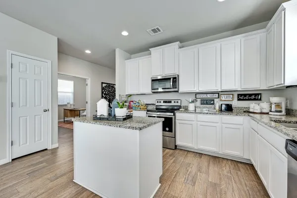 $1,975 | 316 La Escalera Drive, Leander, TX 78641