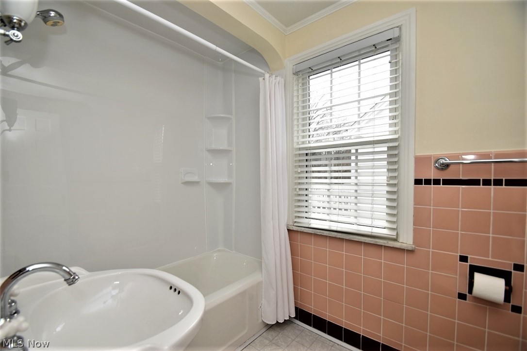 1175 Haselton Road Cleveland Heights, OH 44121 - Photo 16 of 28