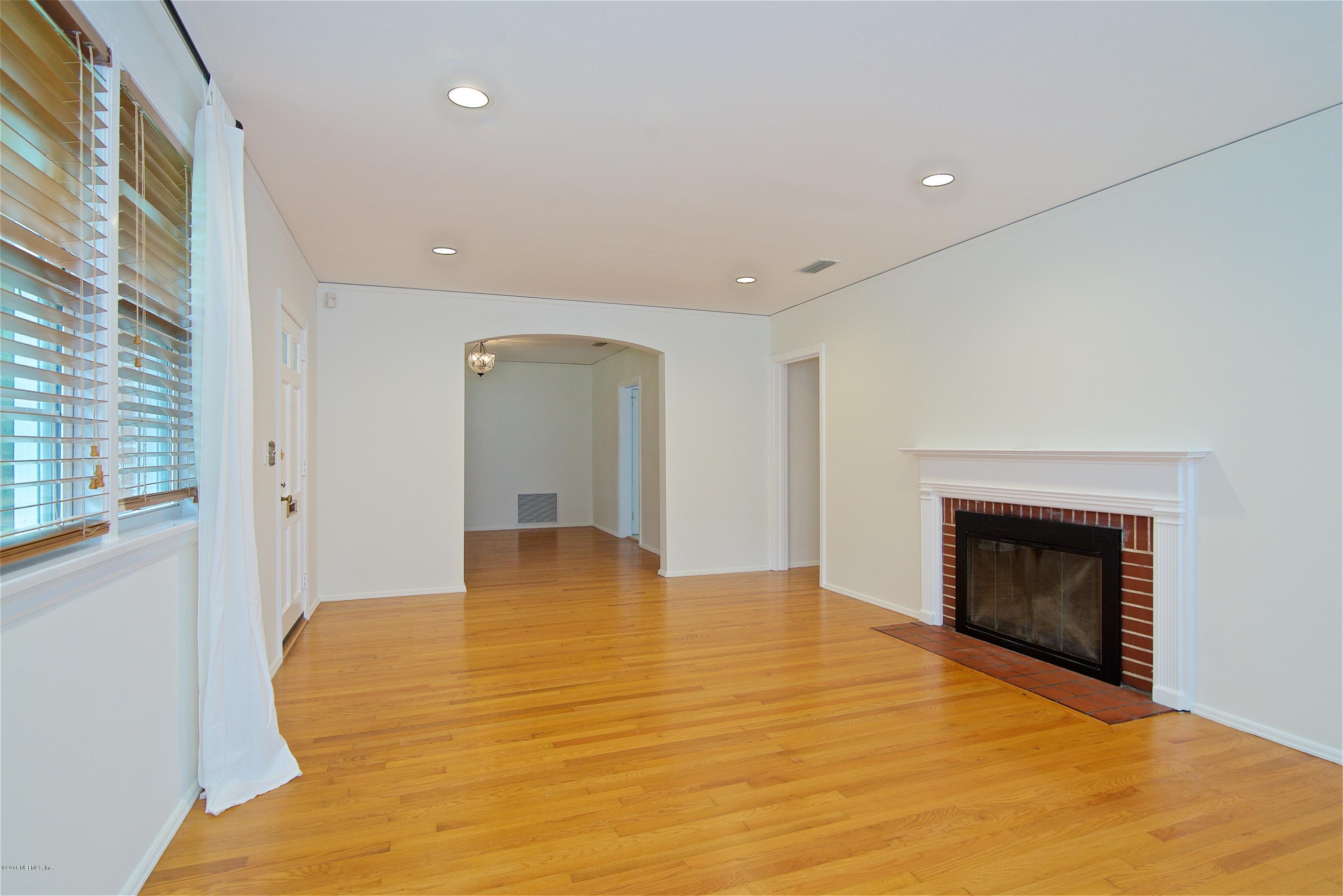 1208 Ardsley Road Jacksonville, FL 32207 - Photo 6 of 23 Family room with Fireplace