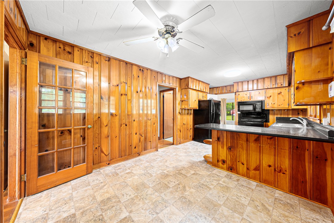 1128 Friendship Road Seneca, SC 29678 - Photo 8 of 32