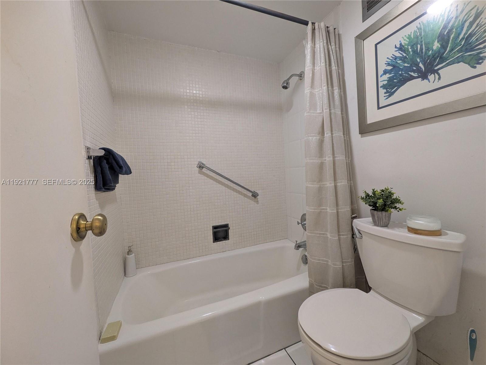 100 Lincoln Road, Unit 904 Miami Beach, FL 33139 - Photo 11 of 19