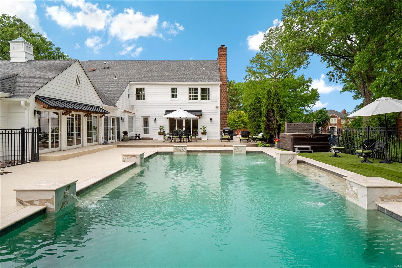 2404 White Stable Road St. Louis, MO 63141 - Photo 4 of 73 Gallery Image 4
