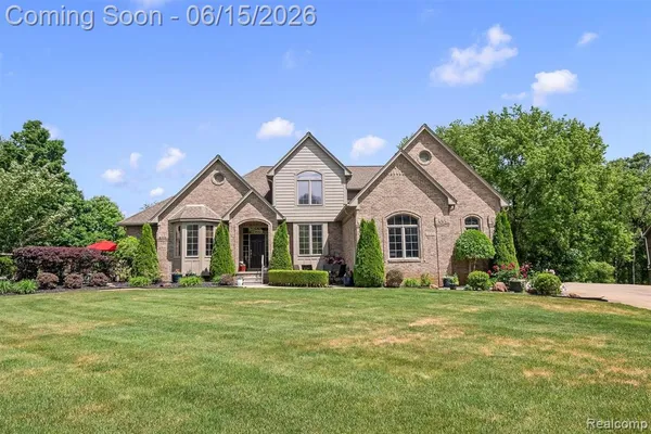 $849,900 | 68960 Silver Fox Lane, Washington, MI 48095