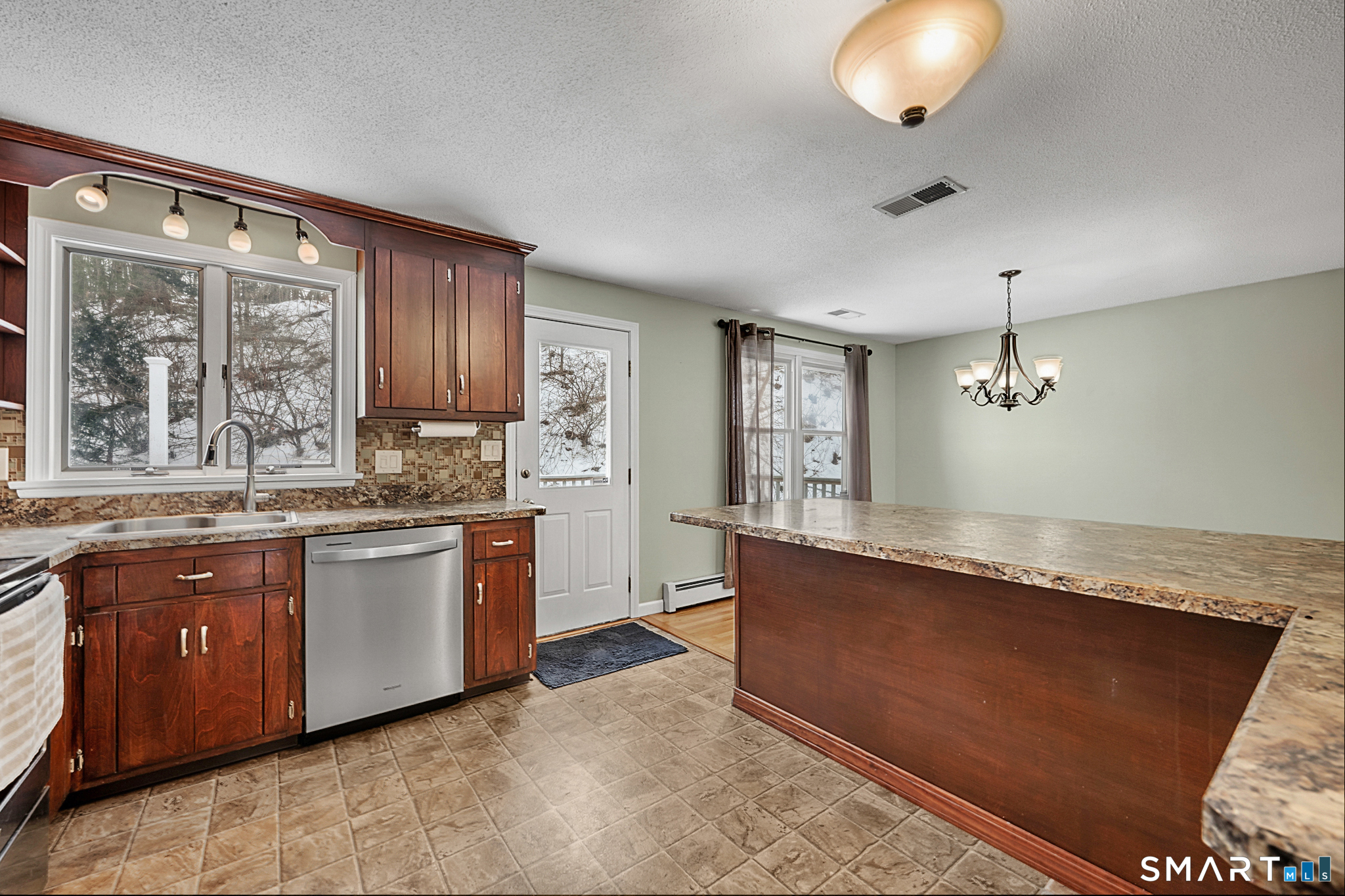 141 Old Turnpike Road Southington, CT 06489 - Photo 3 of 24