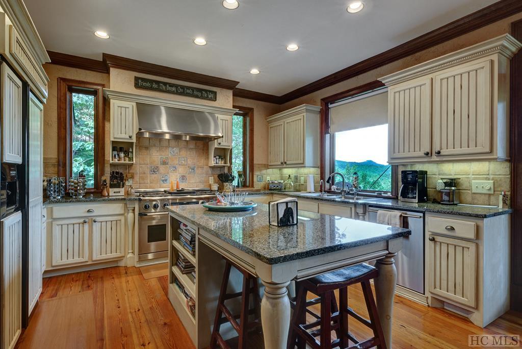 143 Running Fox Road Sapphire, NC 28774 - Photo 13 of 38 Gallery Image 13