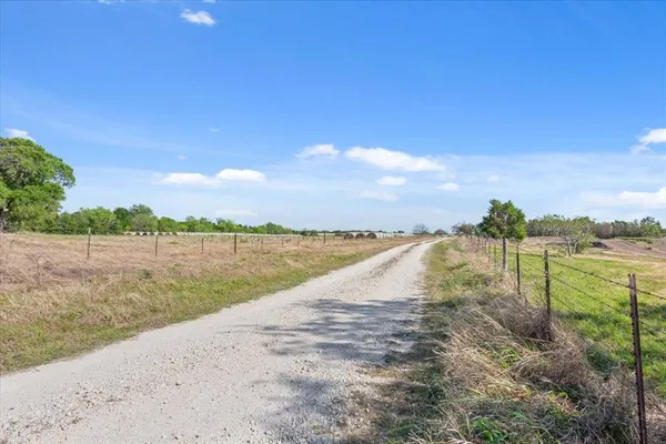 $995,000 | 276 Circle P Lane, Riesel, TX 76682