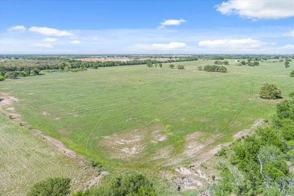 $995,000 | 276 Circle P Lane, Riesel, TX 76682