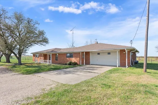 $995,000 | 276 Circle P Lane, Riesel, TX 76682