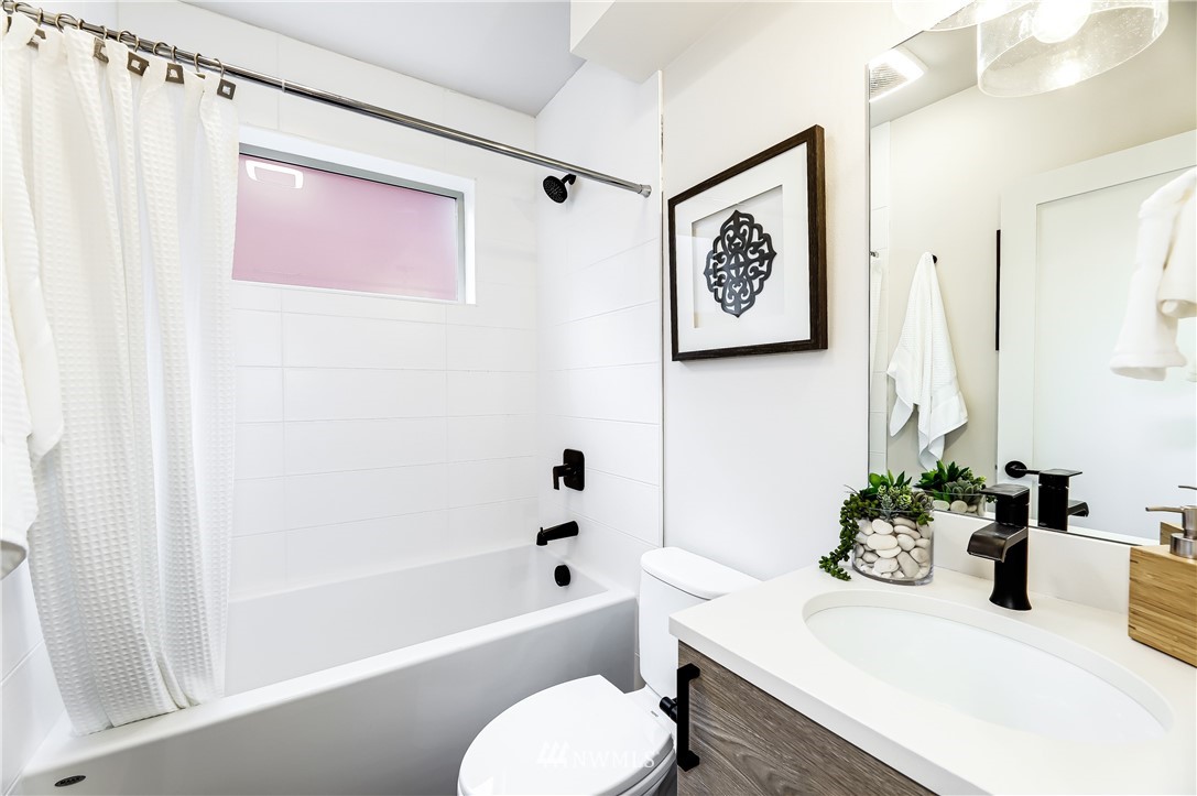 915 North 87th Street Seattle, WA 98103 - Photo 12 of 15