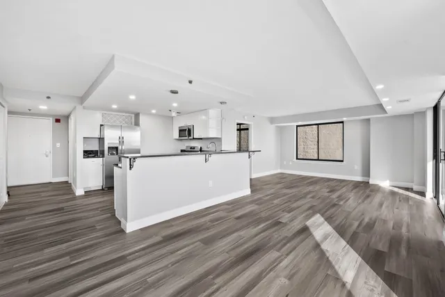 $888,000 | 700 1st Street, Unit 6E, Hoboken, NJ 07030