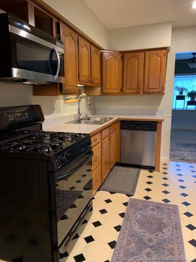 47730 Forbes Street Chesterfield, MI 48047 - Photo 8 of 21