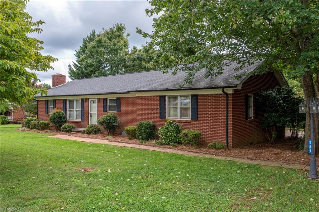 228 Eaton Road Mocksville, NC 27028 - Photo 10 of 41 Gallery Image 10