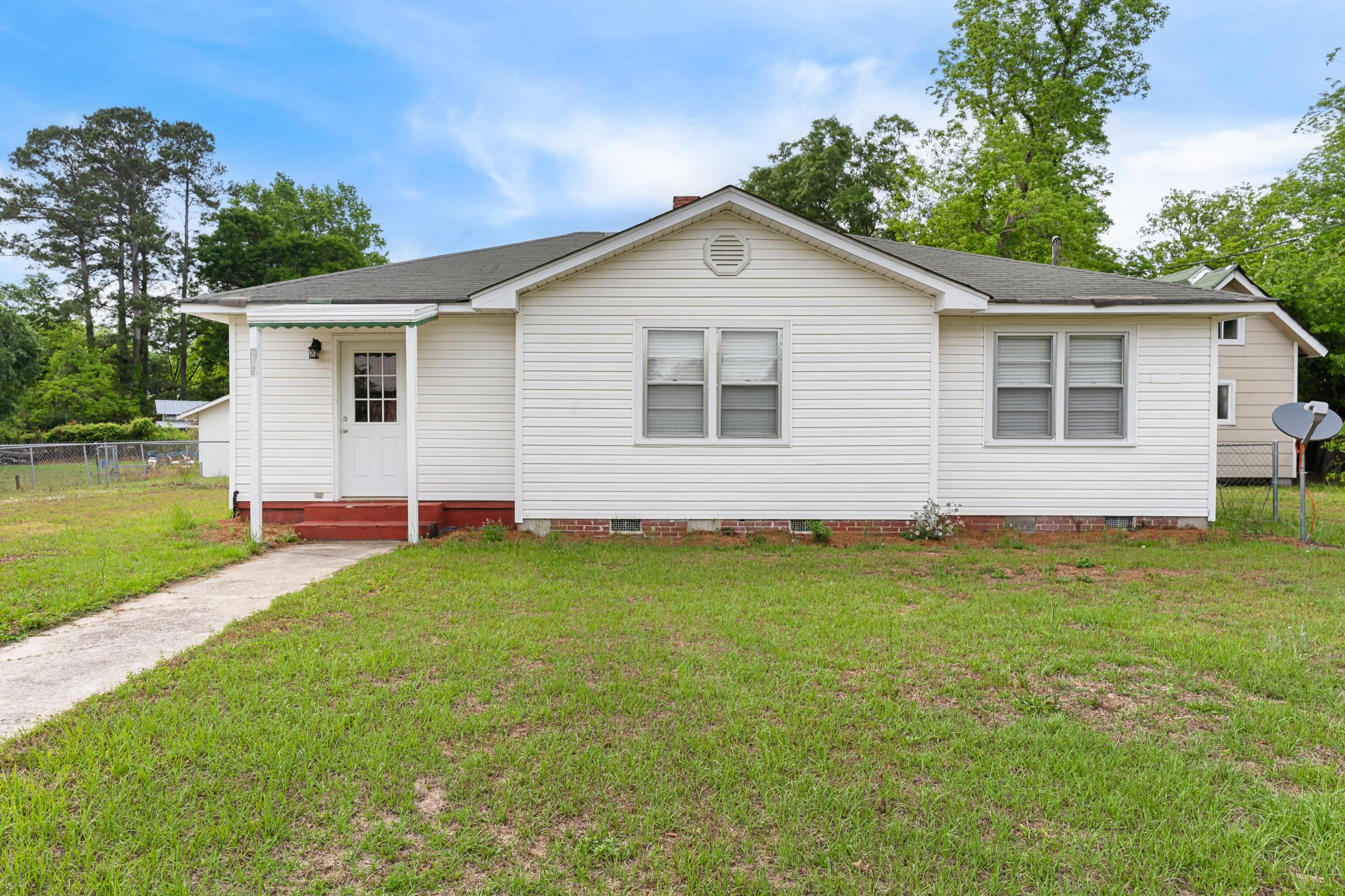 610 Ott Street Branchville, SC 29432 - Photo 3 of 25 DSC01656